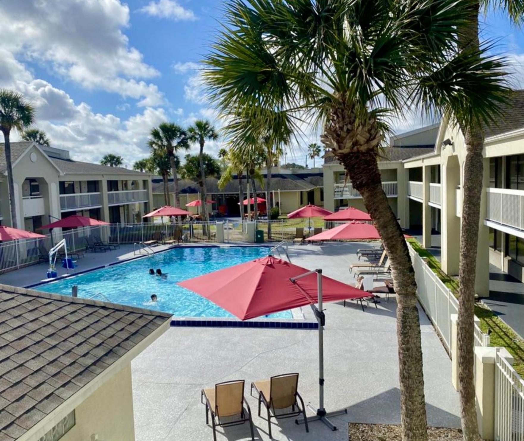Apartment Pool - Wifi - Parking - Location !